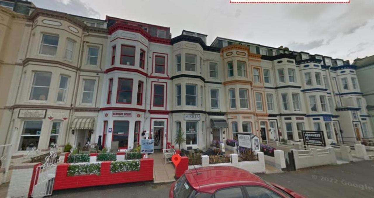 Seascape - Fantastic Location With Sea Views! Scarborough Esterno foto